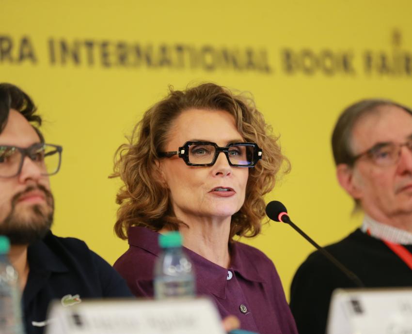 México vive un reordenamiento de su régimen político, señalan especialistas en la FIL 