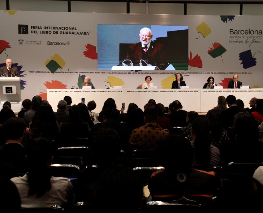 María Elena Saucedo Lugo recibió el Homenaje al Bibliotecario en la FIL
