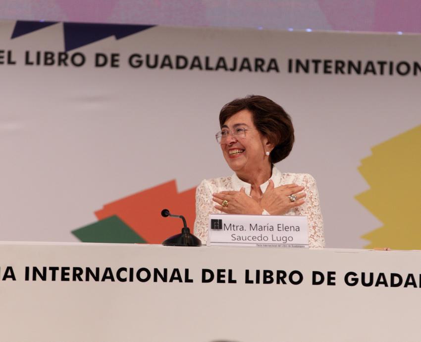 María Elena Saucedo Lugo recibió el Homenaje al Bibliotecario en la FIL