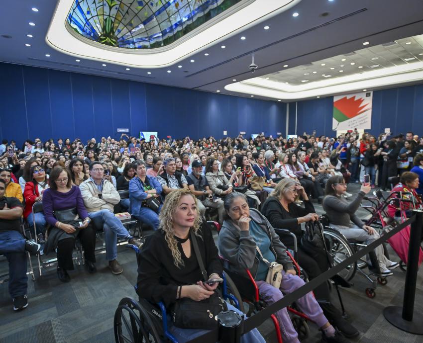 Conquista Richard Gere la Feria Internacional del Libro de Guadalajara 