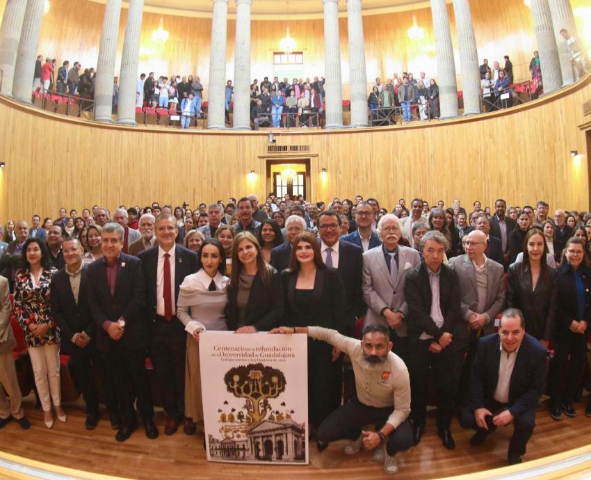 Como parte de la FIL presentan publicación que narra la historia de la refundación de la UdeG