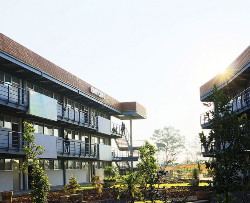 Por segunda ocasión certifican al CUTonalá como centro incluyente