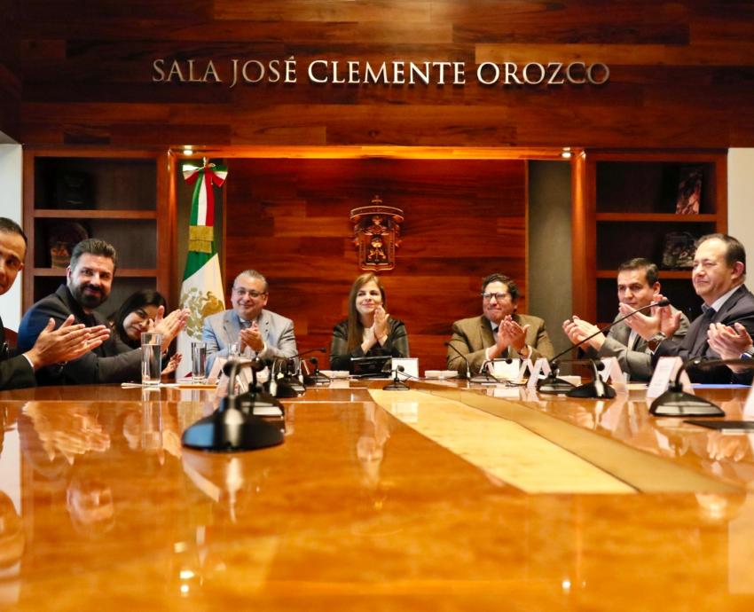 UdeG firma convenio de colaboración con colegios de notarios local y nacional 