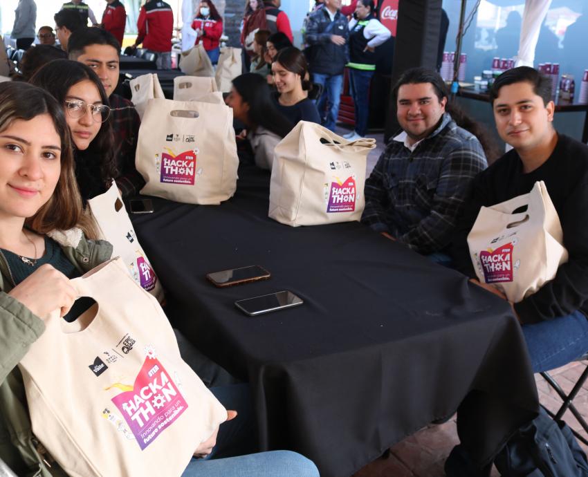 Estudiantes del CULagos obtienen primeros lugares en “Hackatón Jugos del Valle - Santa Clara 2026”