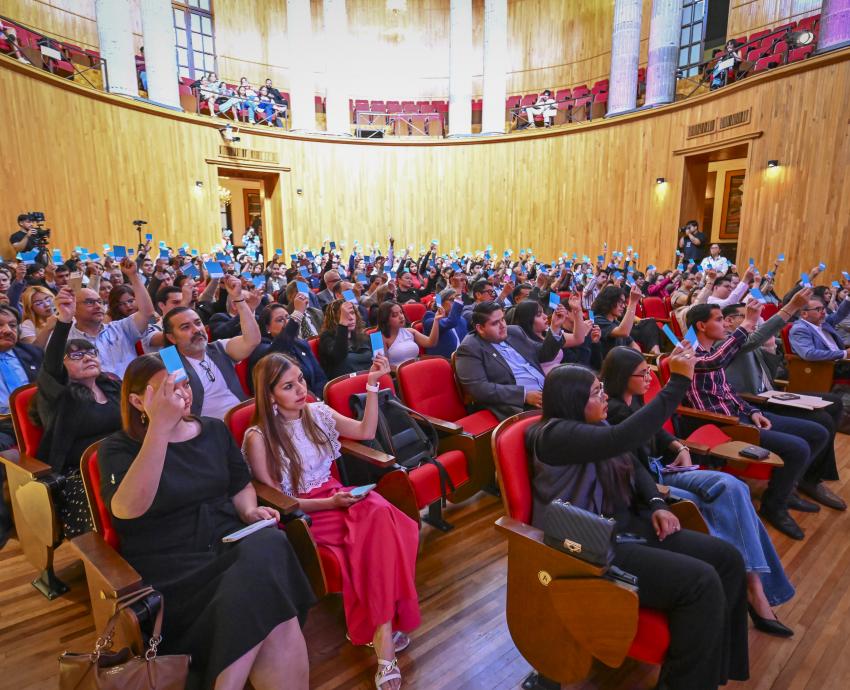 Aprueba UdeG ingreso directo a hijas e hijos de bomberos caídos en su deber