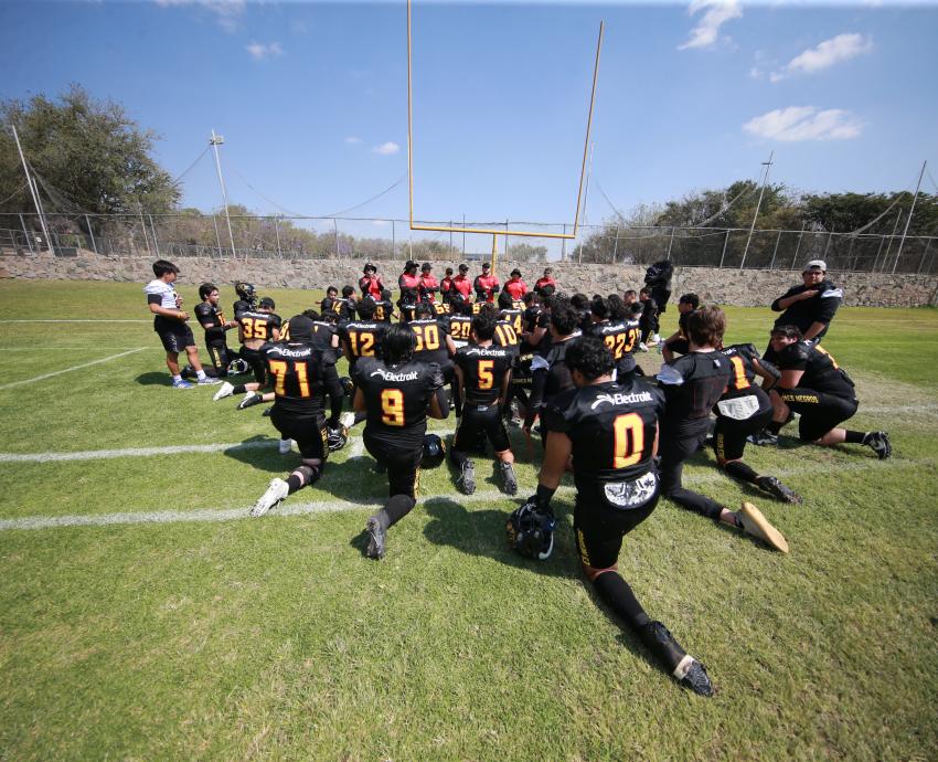 Debuta Leones Negros de futbol americano en casa durante jornada tres de ONEFA