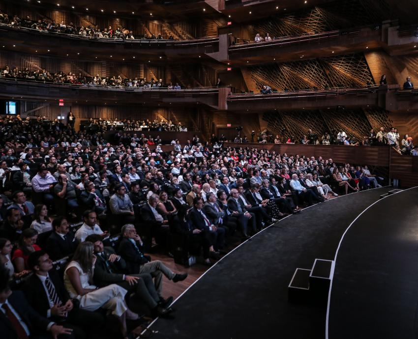 Reconocen con premio “Fray Antonio Alcalde” a Rectora General Karla Planter y Subsecretario de Educación, Ricardo Villanueva