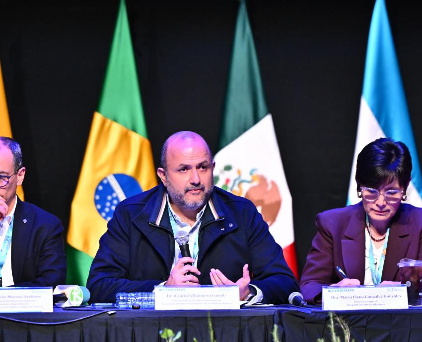 Ricardo Villanueva exhorta a modernizar opciones educativas con ayuda de las tecnologías