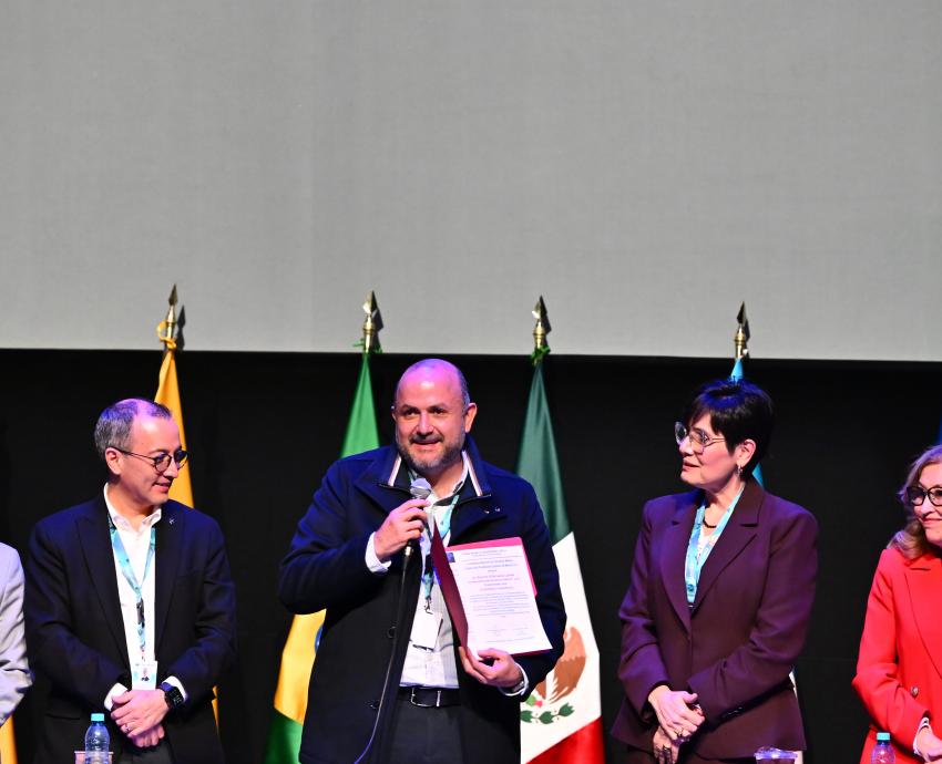 Ricardo Villanueva exhorta a modernizar opciones educativas con ayuda de las tecnologías