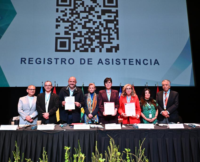 Ricardo Villanueva exhorta a modernizar opciones educativas con ayuda de las tecnologías