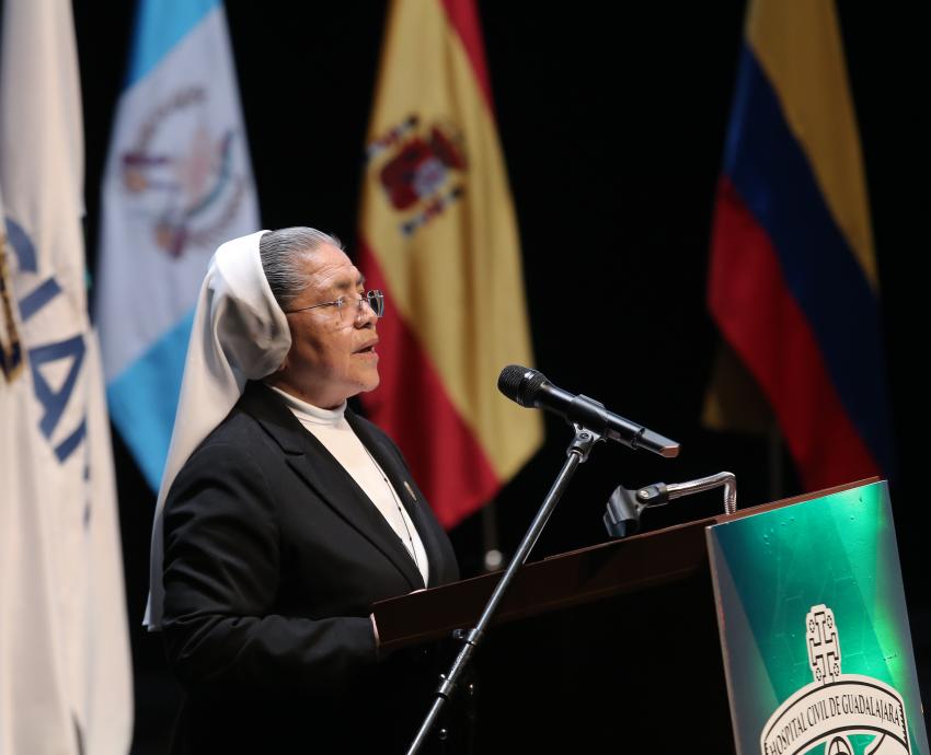 Rigoberta Menchú: la medicina es una misión de felicidad y esperanza