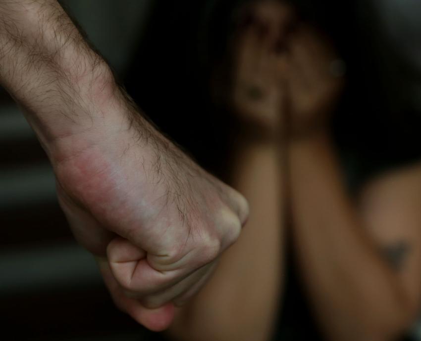 “Violencia vicaria”, un libro para entender esta forma de agresión contra las mujeres