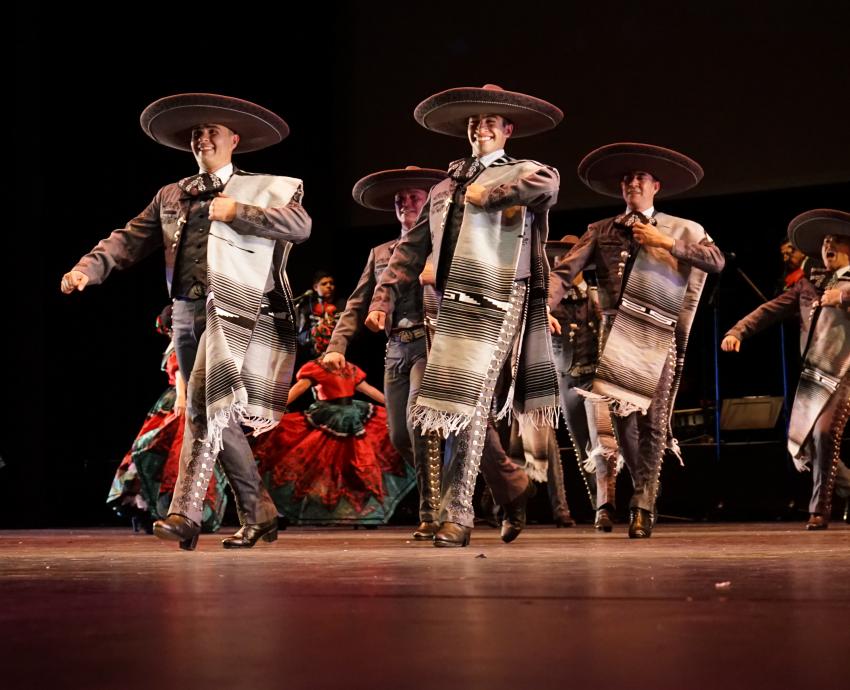 El folclor mexicano latió en Los Ángeles con “México en el Corazón”