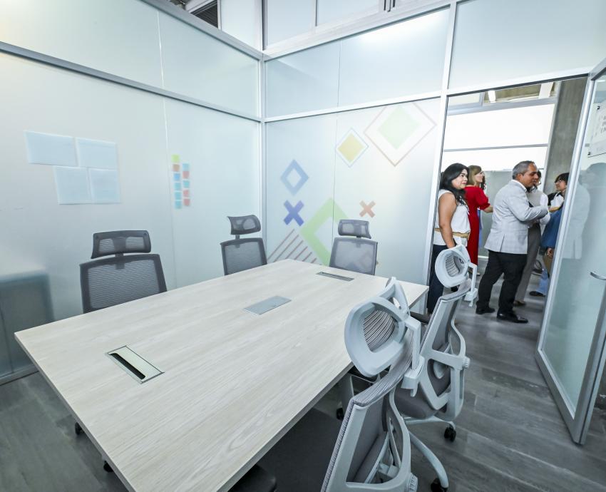Inauguran Centro de emprendimiento e innovación en CUAAD Huentitán