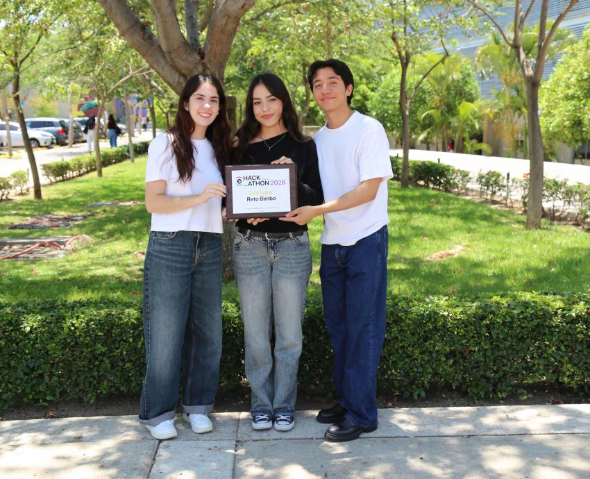 Estudiantes del CUAAD obtienen segundo lugar en Hackatón nacional