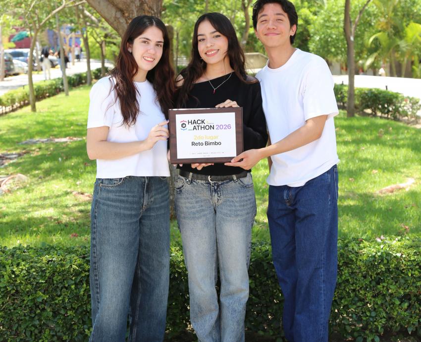 Estudiantes del CUAAD obtienen segundo lugar en Hackatón nacional