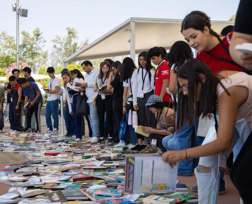 Participan en “Maratones de Lectura” 16 mil jóvenes de la UdeG