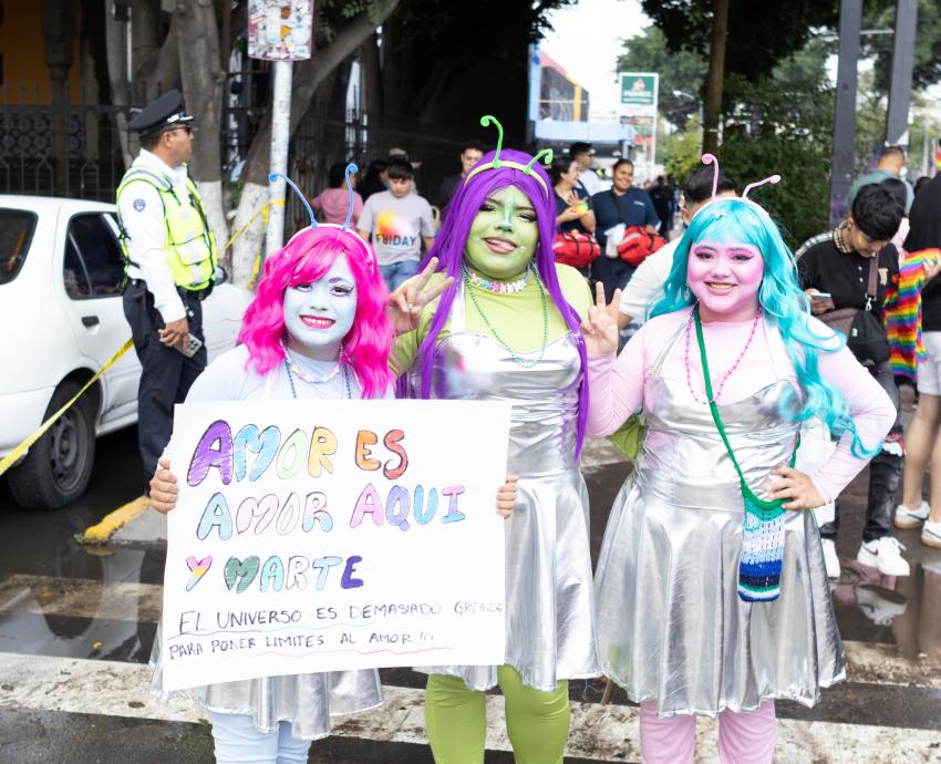 Integrantes de la Red Universitaria se suman al Pride Guadalajara 2026