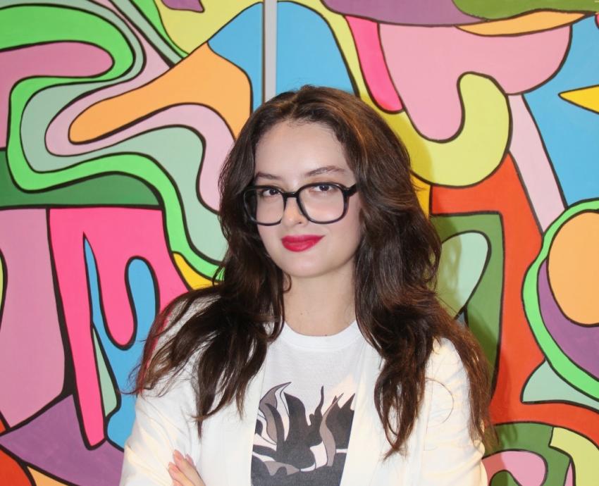 Prepara estudiante del CUCEI mural sobre mujeres en la ciencia y la tecnología