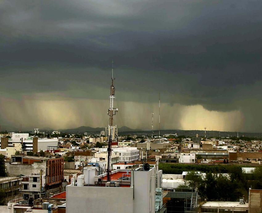 Pronostican un mes de agosto con lluvias irregulares y dispersas en Jalisco