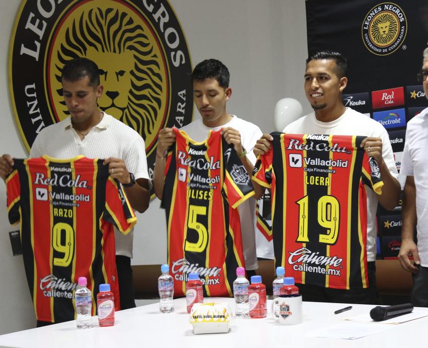 Presentan Leones Negros a sus refuerzos y levantan la voz por el ascenso previo a su debut en casa