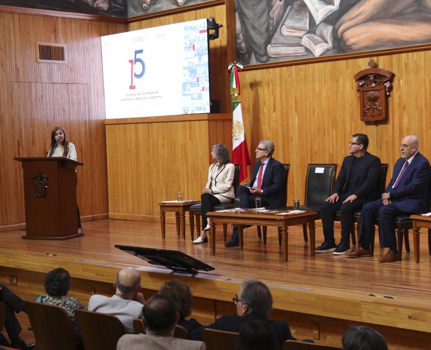 Rectora General celebra 15 años del Instituto de Investigación en Políticas Públicas y Gobierno de la 