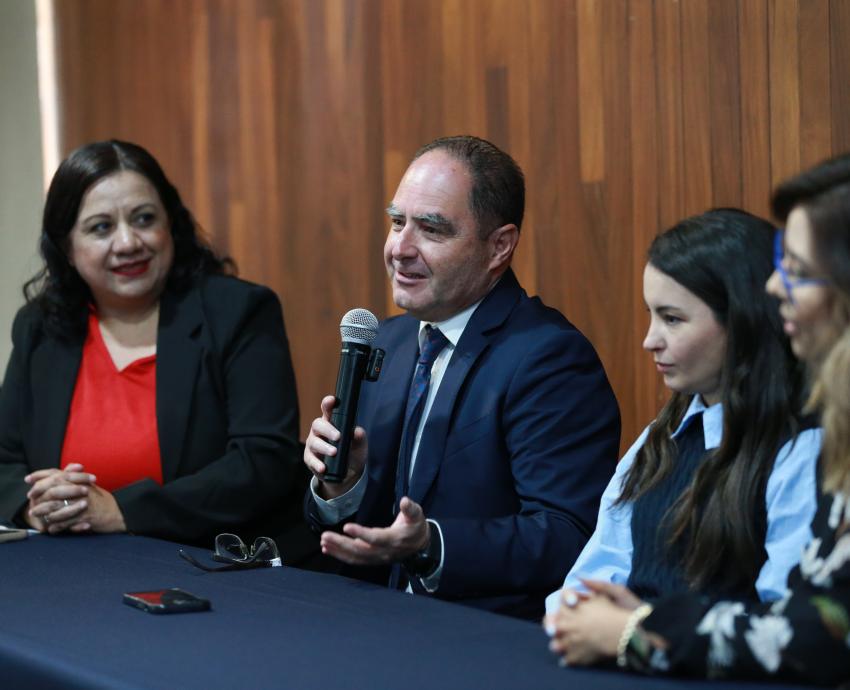 A discusión roles de género, desafíos entre periodismo y creación de contenido y responsabilidad social