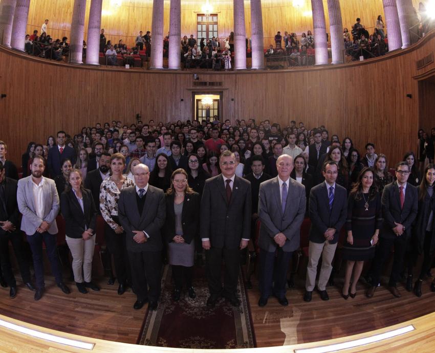 Entregan certificaciones a estudiantes por dominio de inglés