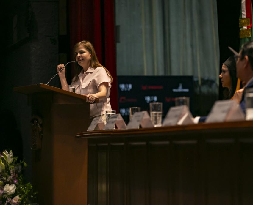 Celebra Rectora General a la primera generación de médicos del CUTlajomulco