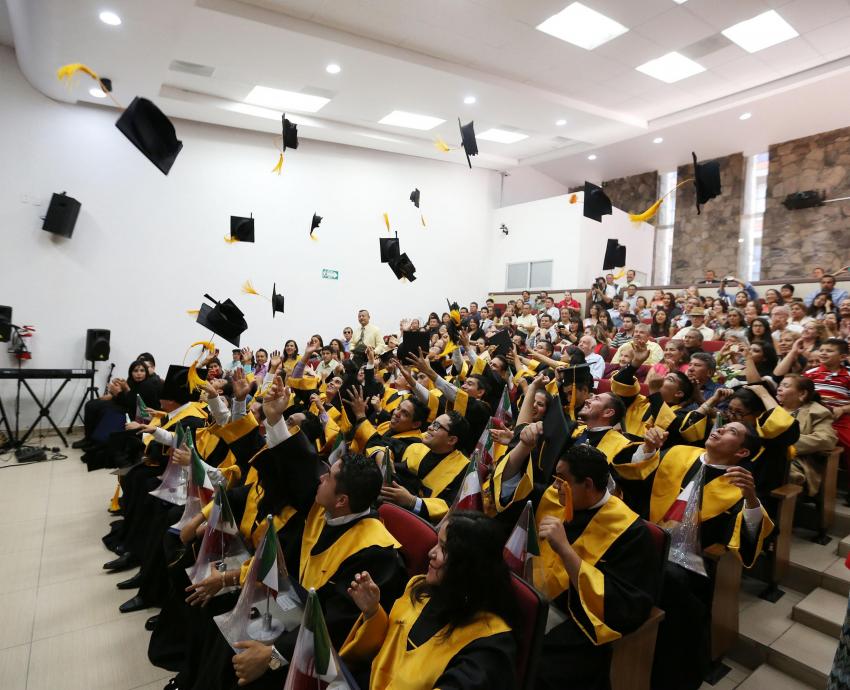 UdeG entrega primer título de licenciatura con perspectiva de género