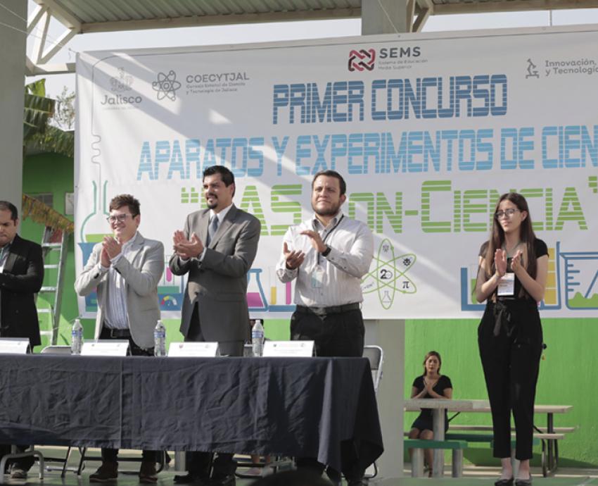 Dedica la Preparatoria 20 espacio a las ciencias experimentales con su primer concurso de aparatos y experimentos