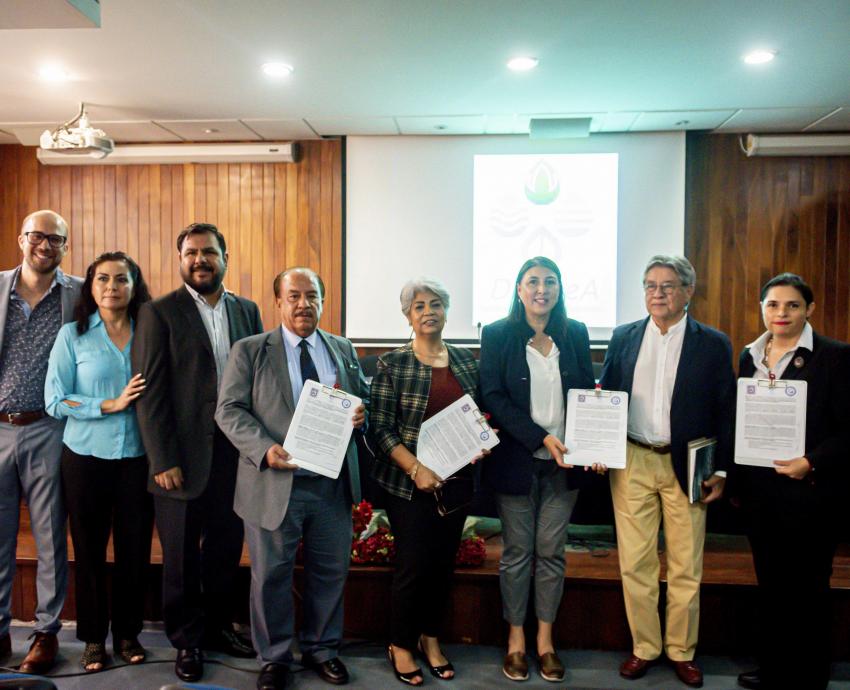 Firman tres centros universitarios acuerdo para crear red que investigará temas de desarrollo sustentable y derecho ambiental