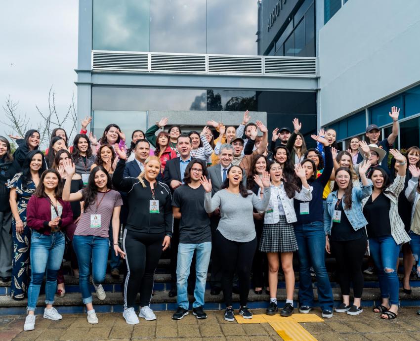 Realizan 35 estudiantes mexicoamericanos estancia de Inmersión Cultural y de Voluntariado en Guadalajara