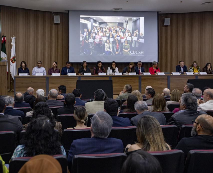 Rectora del CUCSH destaca avances en titulación y acreditación durante su primer informe