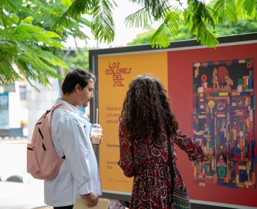 “Los colores del sol” de Paco de la Peña tiñen a Paseo Alcalde