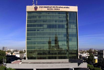 UdeG apoyará a personal que son jefas y jefes de familia durante ampliación del periodo vacacional