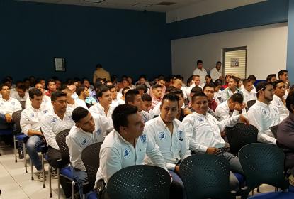 Acreditan como programa de calidad la carrera de Ingeniería en Obras y Servicios del CUCSur