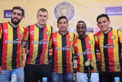 Presenta Leones Negros a sus refuerzos