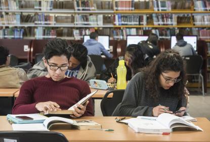 Estudiantes de UdeG podrán hacer prácticas profesionales con la AMCHAM 