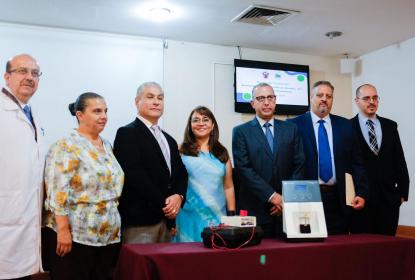 Entregan equipo para la detección oportuna de fibrosis quística en pacientes pediátricos 