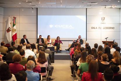 Educación digital en el siglo XXI debe orientar sobre usos y riesgos de información en Internet