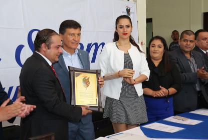 Recibe CUSur reconocimiento del Gobierno de Zapotiltic