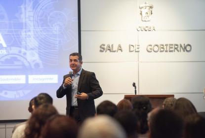 Tecnología y educación deben ir de la mano para disminuir inequidad social