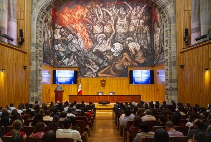 Inversión en educación y ciencia es más efectiva en combate a la pobreza que los programas asistenciales