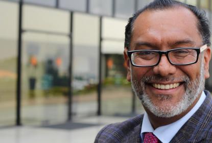 La educación debe migrar hacia una lógica digital desde sus niveles básicos, señala experto