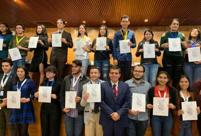 Premian a bachilleres triunfadores de la Octava Olimpiada Mexicana de Filosofía