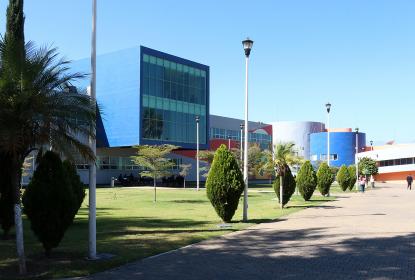 Abre CUSur convocatorias de becas y apoyos para estudiantes