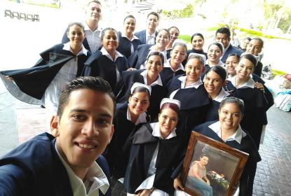 Aprueban examen EGEL-CENEVAL 23 egresados de la primera generación de la Licenciatura en Enfermería del CUCSur