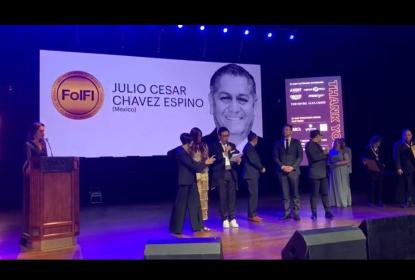 Reconoce federación internacional a académico del CUAAD