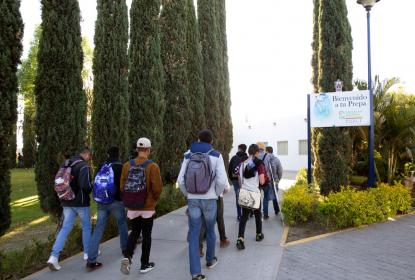 Por concluir la inscripción al Semestre Base para admitidos a bachillerato de la UdeG